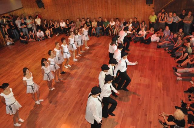min 2010 10 10 station danse 100